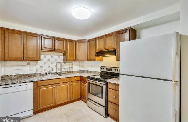 8422 TOWNE CREST COURT Gallery 3