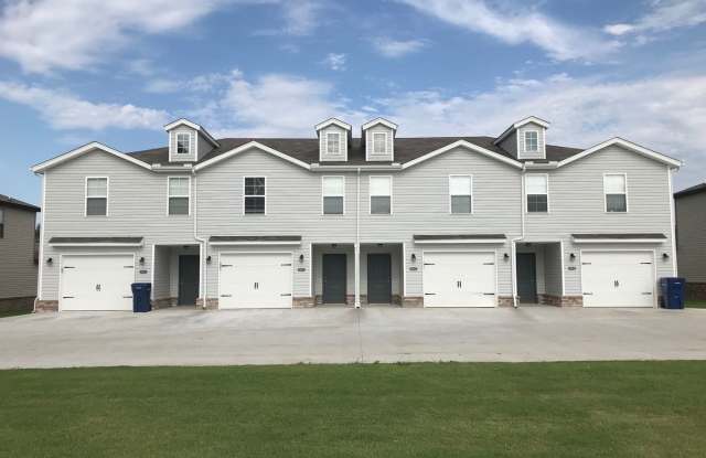 1008 Holly St A - 1008 S Holly St, Siloam Springs, AR 72761