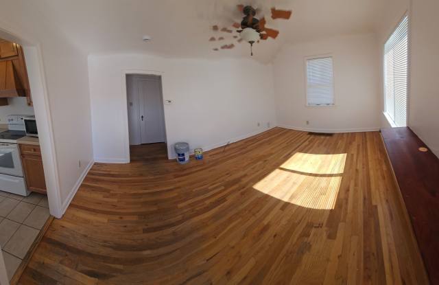 2 Bedroom | 1 Bathroom | 1-Car Garage | Midtown Reno Gallery 3