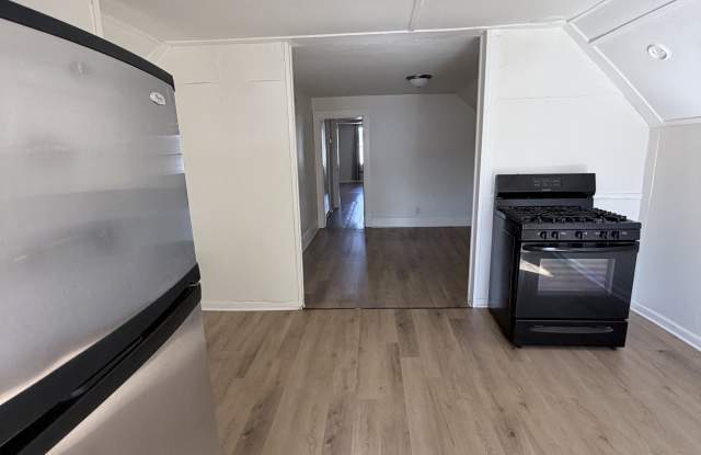 2210 West Iowa Street - 2 Gallery 3