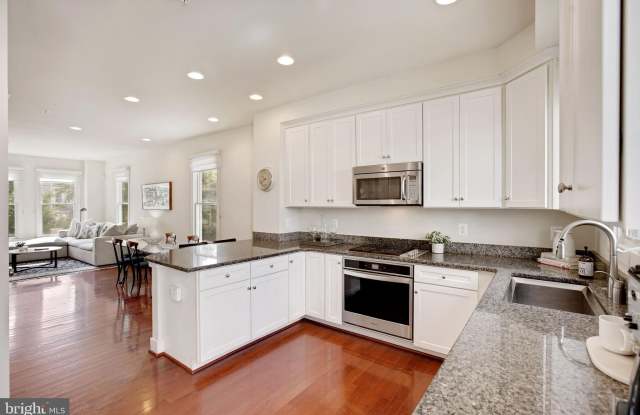 724 SNOWDEN HALLOWELL WAY - 724 Snowden Hallowell Way, Alexandria, VA 22314