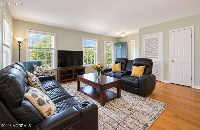 733 Snowdrop Court Gallery 2