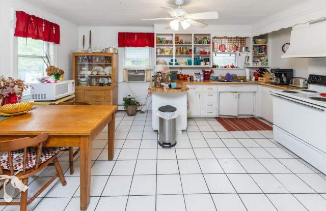 547 W Main St photos photos