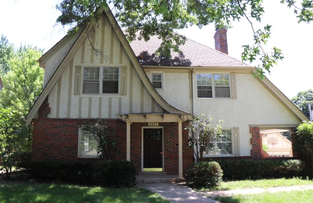 5525 Wornall Rd - 5525 Wornall Road, Kansas City, MO 64113