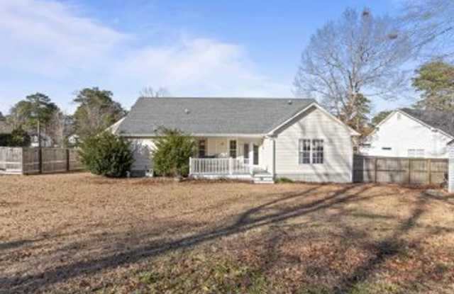 Charming 3-Bedroom Home in Hunters Creek – Pet Friendly & Great Amenities! photos photos