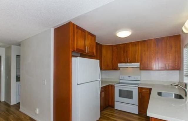 MILILANI PARKWAY: 2-bed, 1-bath, 2-parking town home - 94-430 Keaoopua Street, Mililani Town, HI 96789