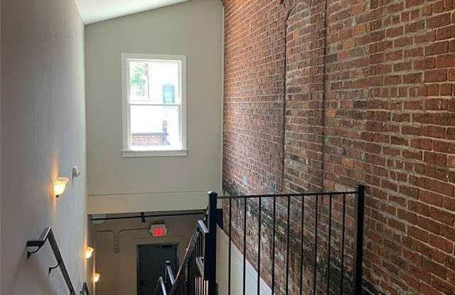 225 N South St Gallery 4
