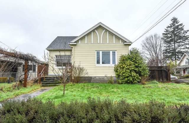 6423 SE Tolman St - 6423 Southeast Tolman Street, Portland, OR 97206