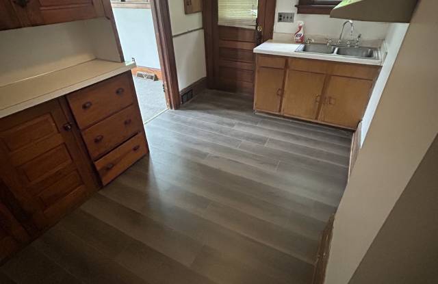 20 Lincoln Avenue - 22 photos photos