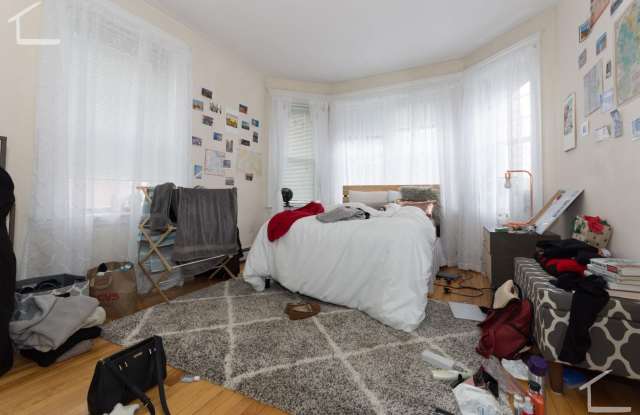 HOT BROOKLINE LISTING!!!!! photos photos