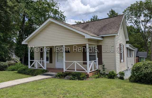 2/1 House on 3rd Ave W photos photos