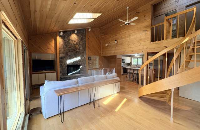 39 Sage Hill Road Gallery 1
