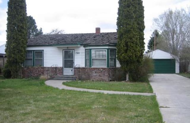 795 NE Ochoco Ave - 795 Northeast Ochoco Avenue, Prineville, OR 97754