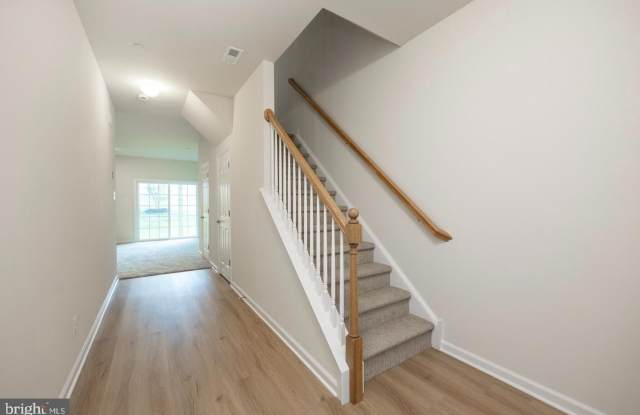 412 RIDGEWOOD Drive Gallery 3