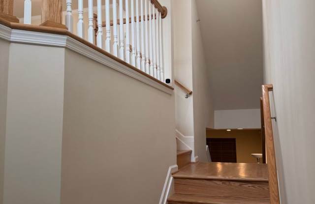 Mockingbird Cr Townhouse Available!!! Gallery 3