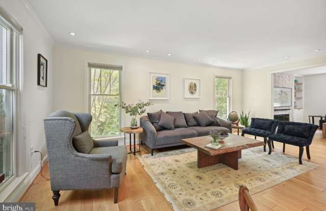 4208 MAPLE Terrace Gallery 3