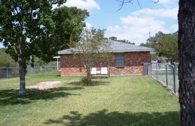 St. Amant 3br/2ba house for photos photos