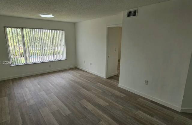 3282 NW 103rd Ter Gallery 1
