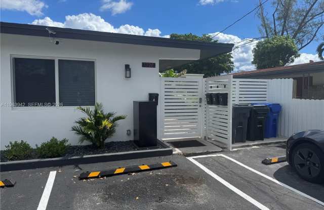 1228 NE 5th Ave photos photos