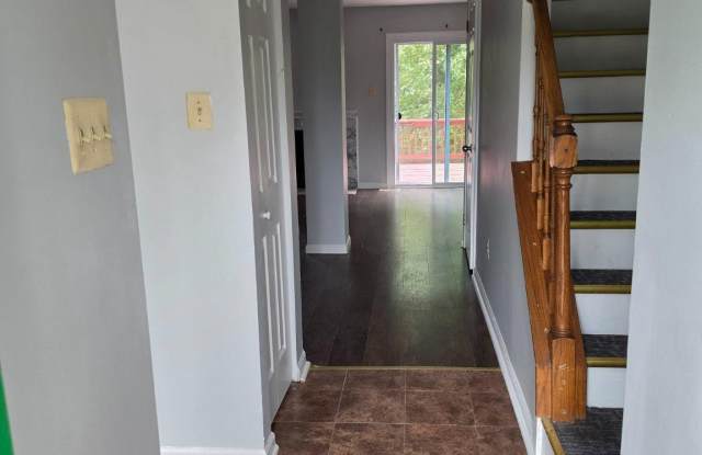 3312 MIDLAND Court Gallery 2