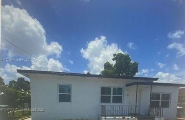 812 NW 26th Ave photos photos