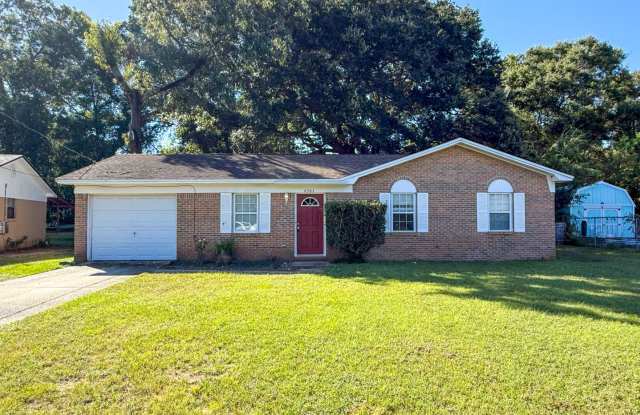 3 Bedroom Home with Fenced Backyard in Pace For Rent! Gallery 1