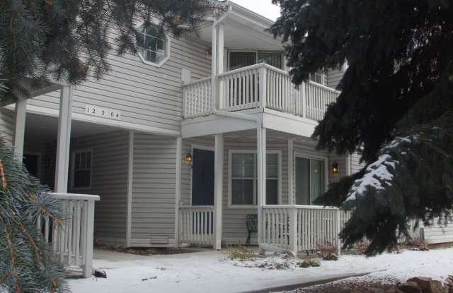 Huge 2bed/2bath Condo Near 225 and Iliff! photos photos