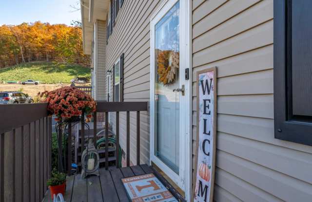 200 Arrowhead Dr. Gallery 1