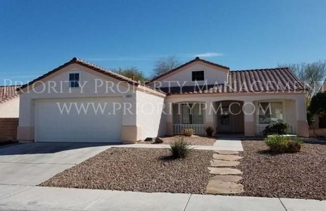 Beautiful Northwest Area Single Story ~ BEAUTIFUL INSIDE! Gallery 1