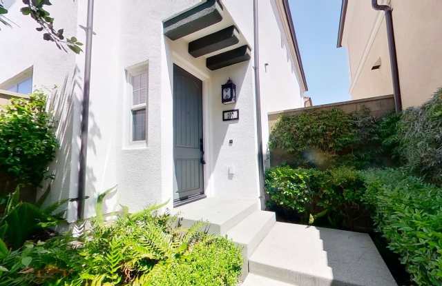 Gorgeous 3 Bedroom 2.5 Bathroom Condo in Cypress Village, Irvine! - 107 Strawberry Grove, Irvine, CA 92620