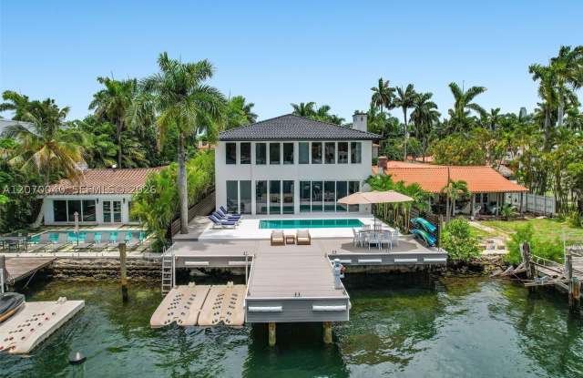 257 N Coconut Ln Gallery 4