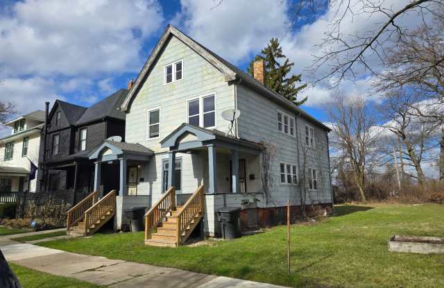 2242 Fischer Street - 2 photos photos
