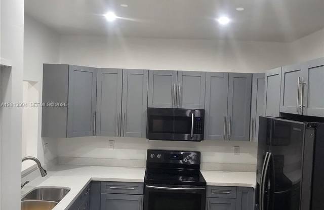 4010 Tree Tops Rd photos photos