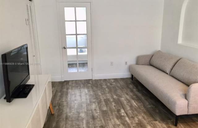 901 Euclid Ave photos photos