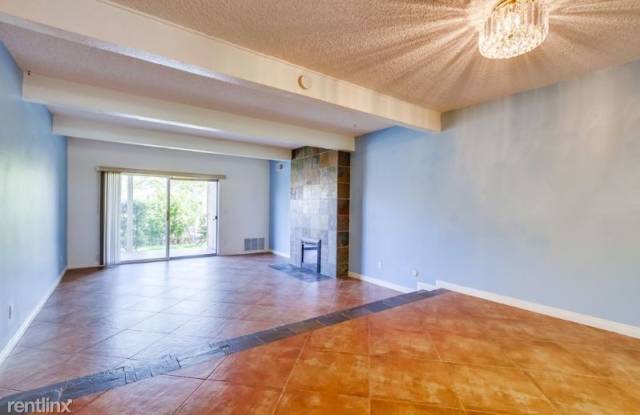 942 Knoll Vista Dr Gallery 2