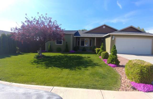 4-Bed, 2-Bath Home Off Road 100 with Easy Freeway Access - 9408 Mustang Drive, Pasco, WA 99301