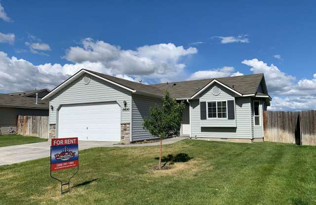 Adorable 3 bed 2 bath home in a quite Caldwell neighborhood just off Hwy 26  Middleton Rd. photos photos