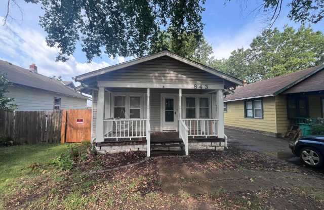 Cute 2 bedroom, 1 bathroom home on Southeast side Gallery 1