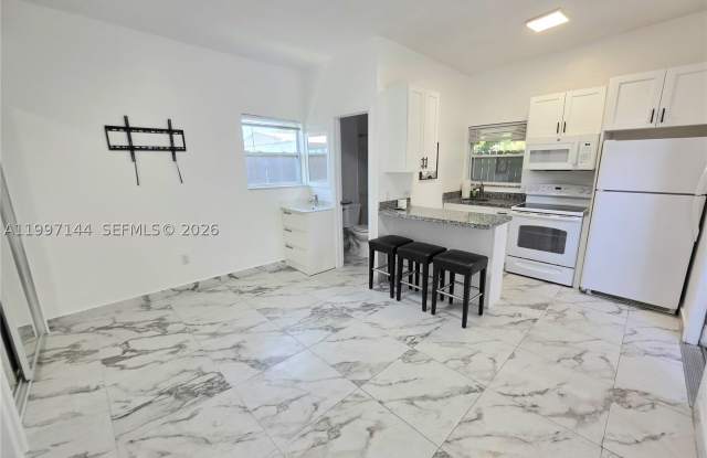 1720 NW 180th Ter photos photos