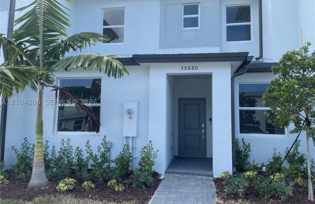 35680 SW 178 PL Gallery 1