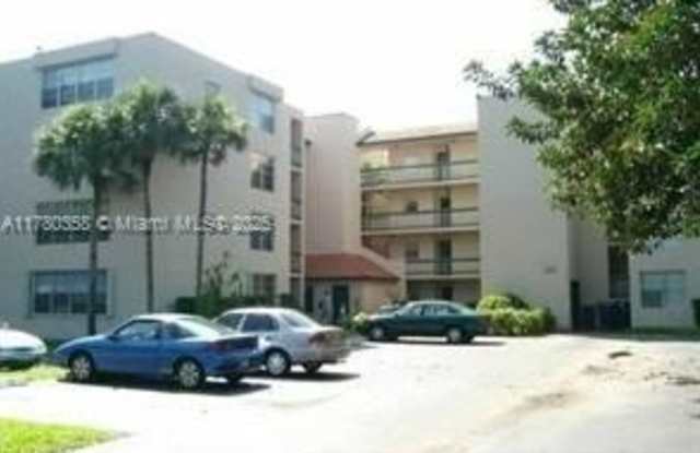 9451 Evergreen Pl - 9451 Evergreen Place, Davie, FL 33324