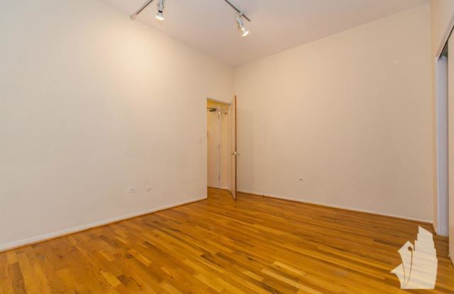 1425 N Dearborn Gallery 2