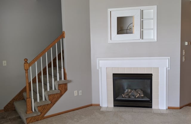 2179 Ridgeview Circle - 2179 Ridgeview Circle, Clive, IA 50325