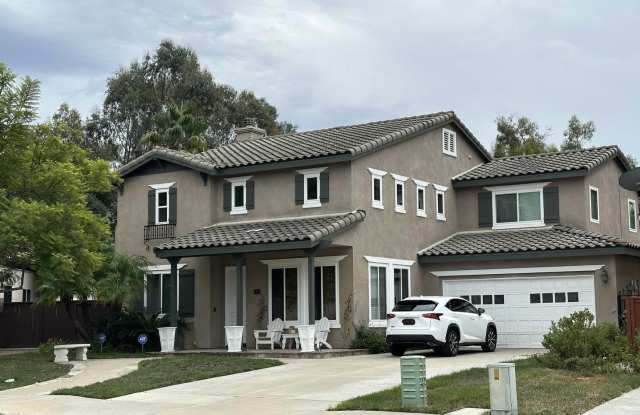 Roommate Wanted - First Floor Bedroom w/ Private Bathroom in Large Single Family Home in Rolling Hills Ranch photos photos
