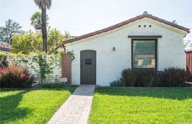 4425 Mariota Avenue Gallery 2