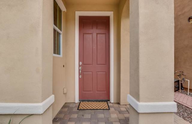 GREAT LOCATION!  Fabulous move-in ready 5 bed /3 bath home in south Tempe Gallery 4