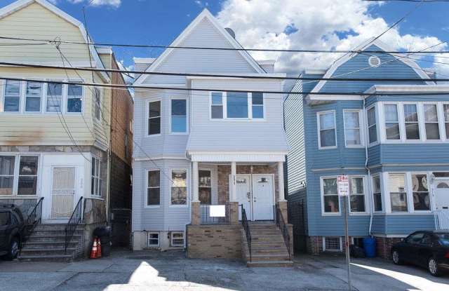 211 VIRGINIA AVE - 211 Virginia Ave, Jersey City, NJ 07304