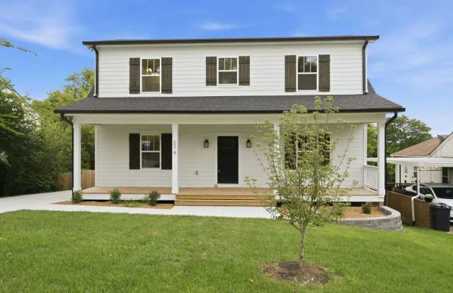 Spacious 5-Bedroom with Fenced Yard & Modern Amenities photos photos