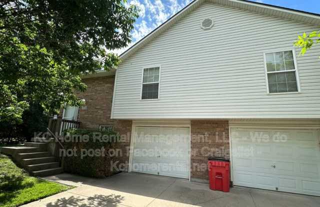 709 SE Drew Ct Gallery 2