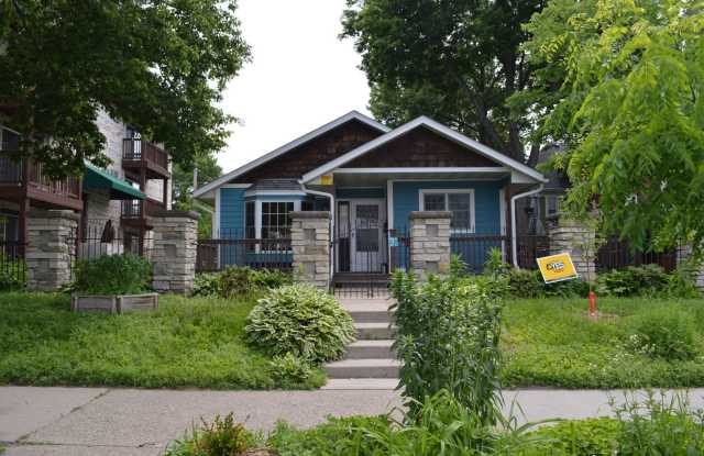 Elliot Park Minneapolis, Stand Alone House, Updated and Eco-friendly - 1519 Portland Avenue, Minneapolis, MN 55404